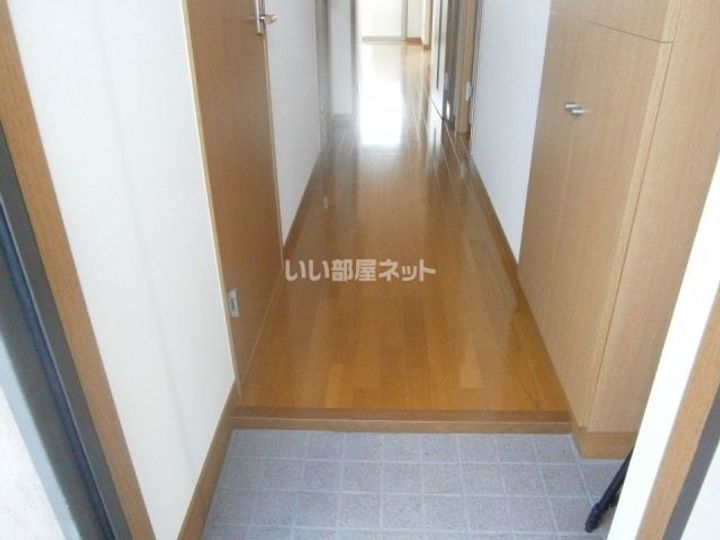 栃木県小山市城東5(マンション)の賃貸物件の玄関