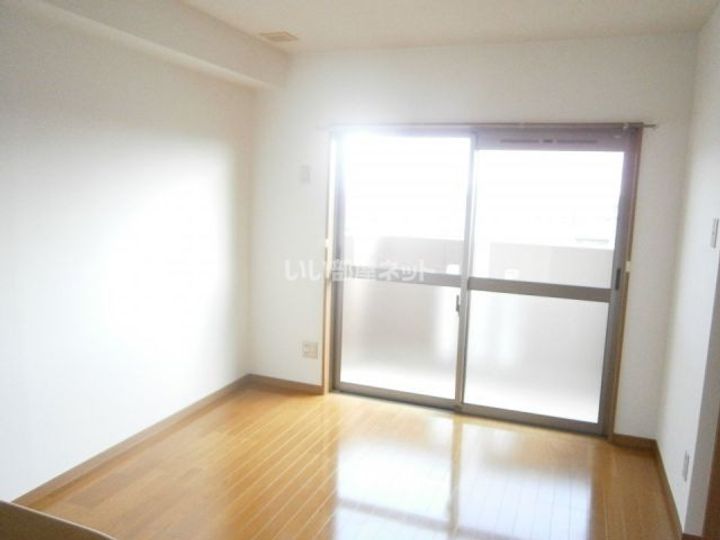 栃木県小山市城東5(マンション)の賃貸物件の居間