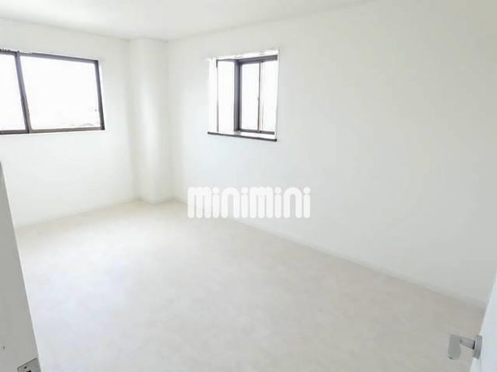 リバーサイドの居間