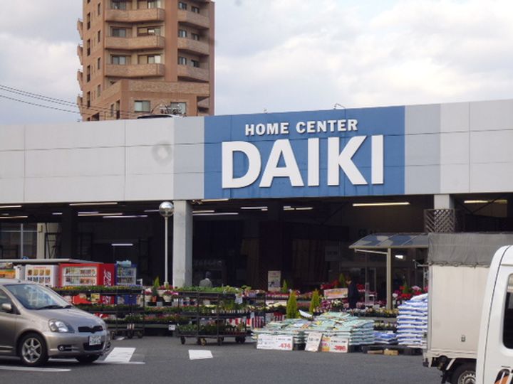 フォースアベニューの周辺