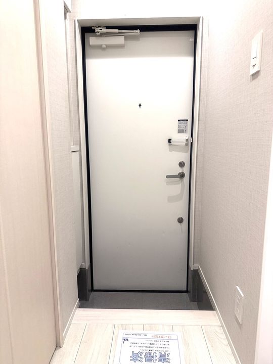 東京都新宿区須賀町(アパート)の賃貸物件の玄関