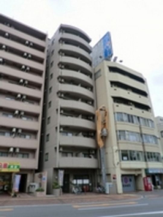 エルク中央の外観