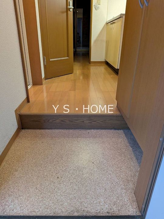 ラークヒルズの玄関