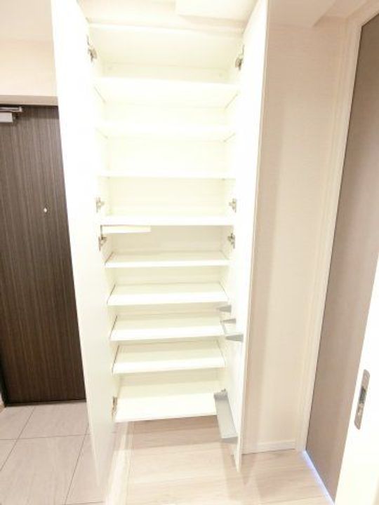 SYFORME NISHI-OIの内装