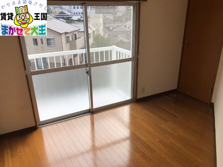 花屋敷ビルの居間