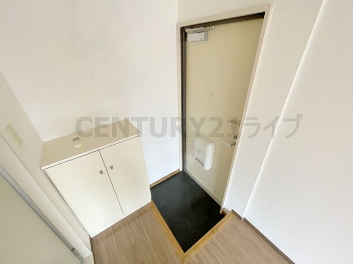 上中マンションの玄関