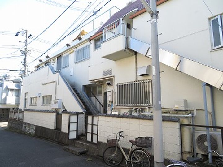 八幡神社愛育園の外観