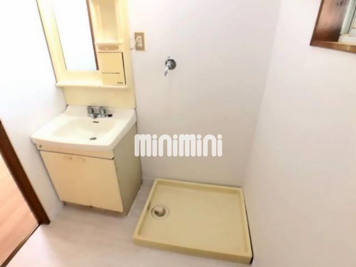 ゴールデン林の内装