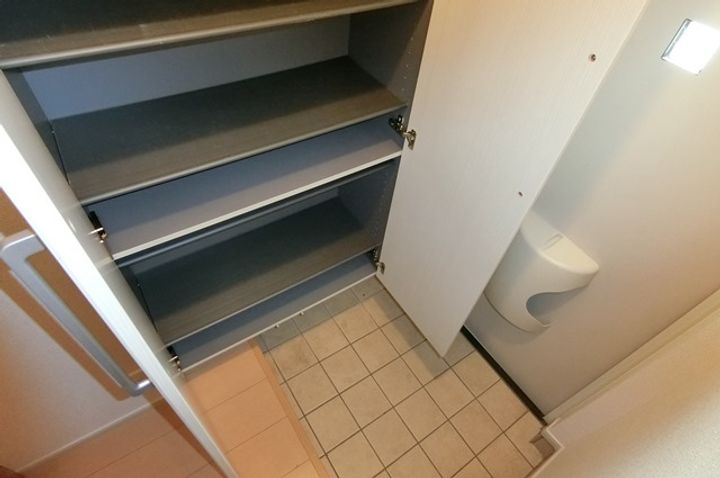 北海道岩見沢市緑町3(アパート)の賃貸物件の玄関