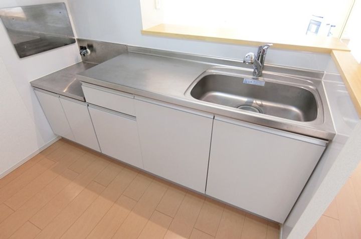 北海道岩見沢市緑町3(アパート)の賃貸物件のキッチン