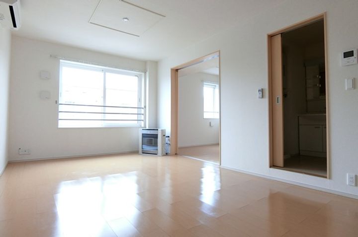 北海道岩見沢市緑町3(アパート)の賃貸物件の居間