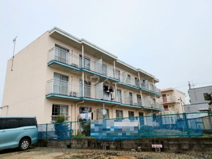 コーポ・リバティーW棟の外観