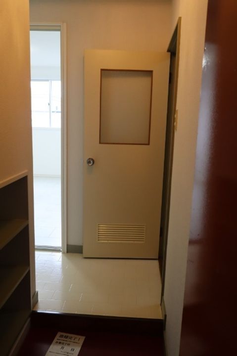 シャイン・meの玄関