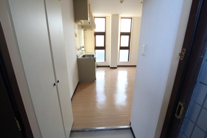 WESTヒルズ神田の玄関