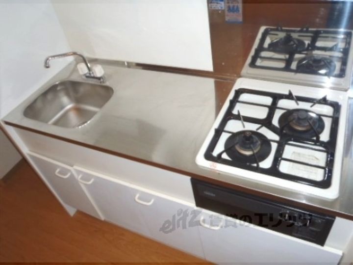 マ・アビタションのキッチン