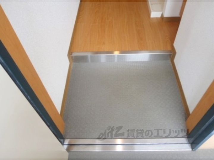 マ・アビタションの玄関