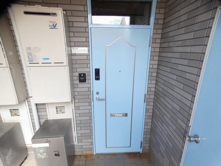 コーポ・フレグランスB棟の玄関