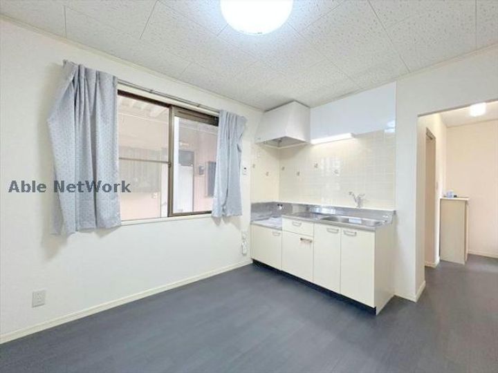 MOMOYAハイツの居間