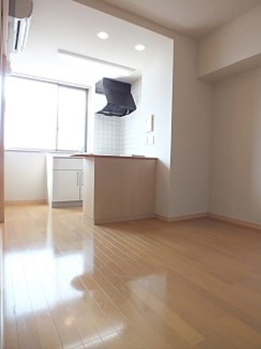 東京都世田谷区粕谷1(マンション)の賃貸物件の居間