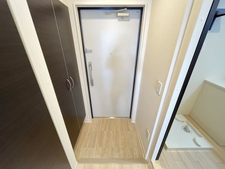 Avvenire深江橋の玄関