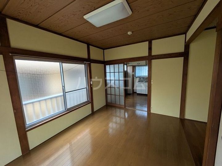 第3西調布荘の居間