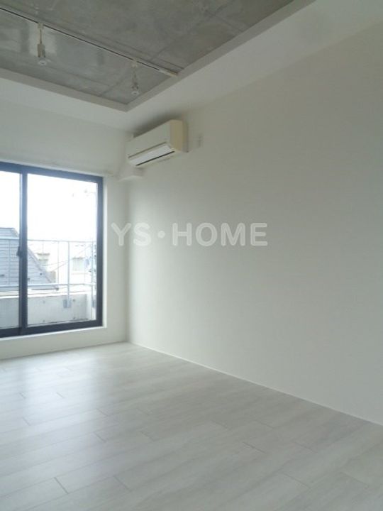 La Perla Ogikubo(ラ・ペルラ荻窪)の居間