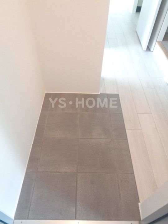 La Perla Ogikubo(ラ・ペルラ荻窪)の玄関