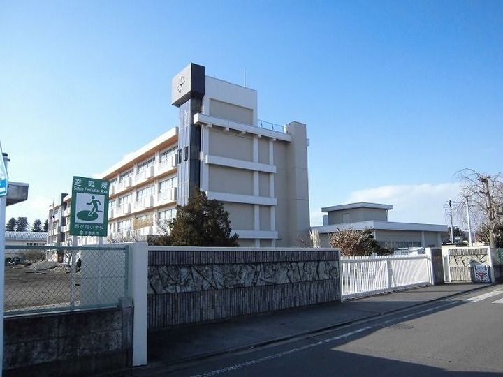 エルディム小堀Aの周辺