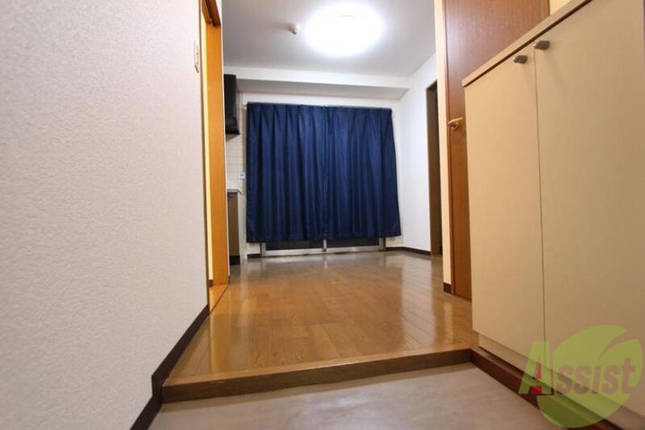 林マンションの玄関