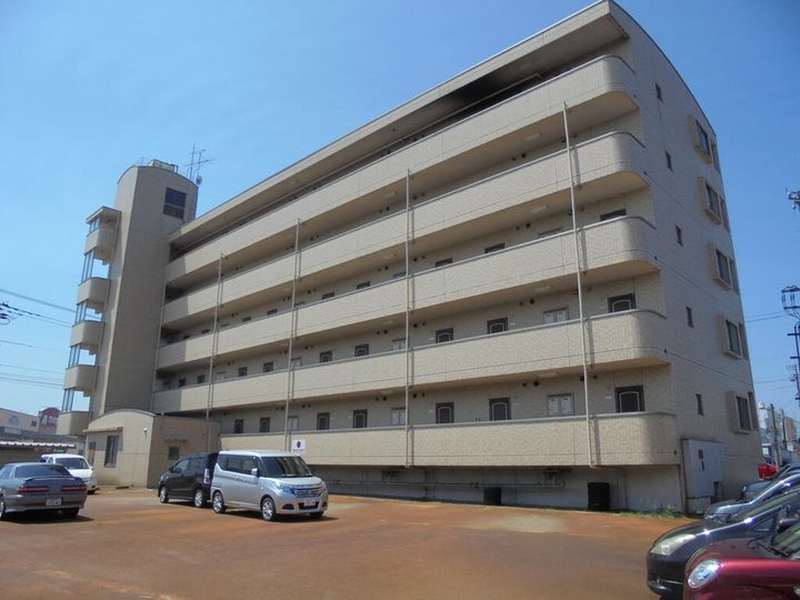 プラザ伏木(ふしき)の外観