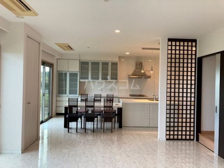 静岡県湖西市新居町中之郷(一戸建)の賃貸物件の居間