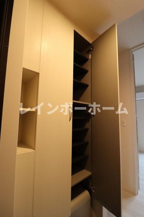 千葉県松戸市松戸(アパート)の賃貸物件の玄関