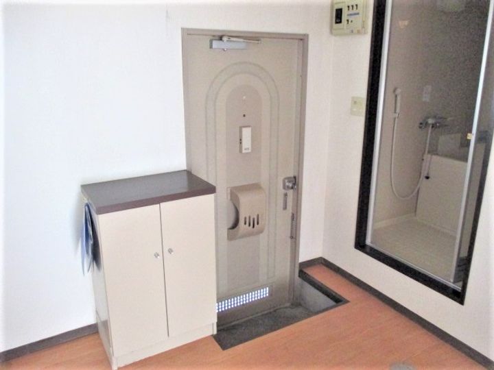 岩手県盛岡市稲荷町(アパート)の賃貸物件の玄関