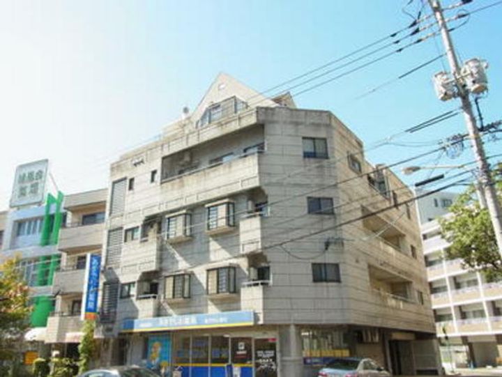モデナの外観