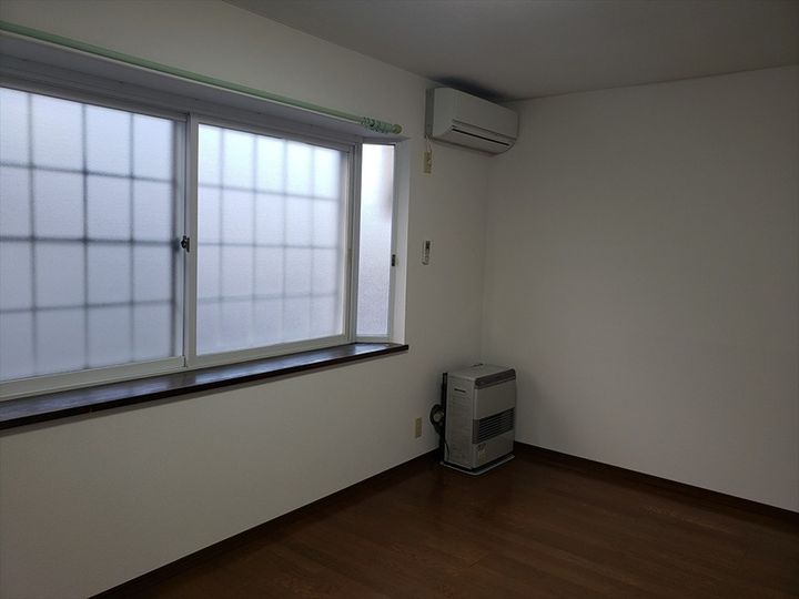 プロミネント弘前の居間