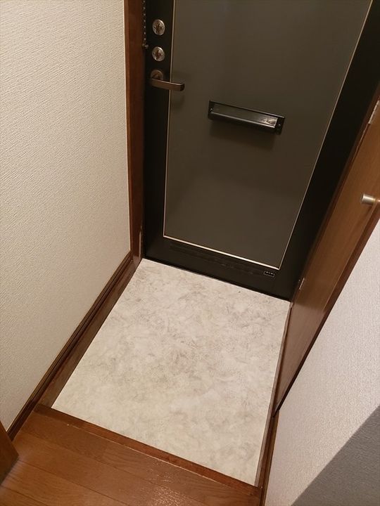 プロミネント弘前の玄関