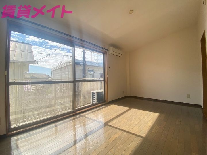 エステート川崎C棟の居間