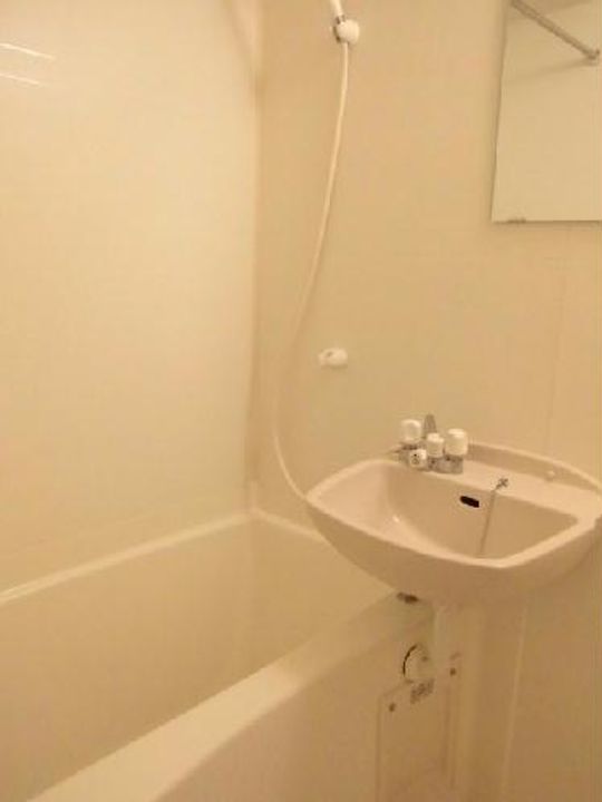 レオパレスミディの風呂