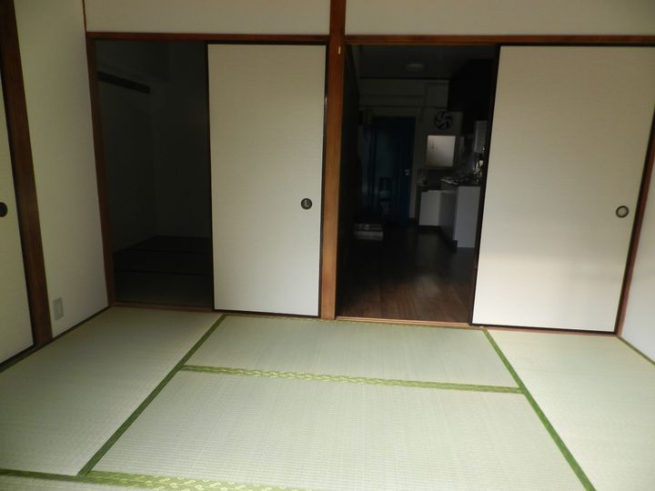 美津穂マンションの居間