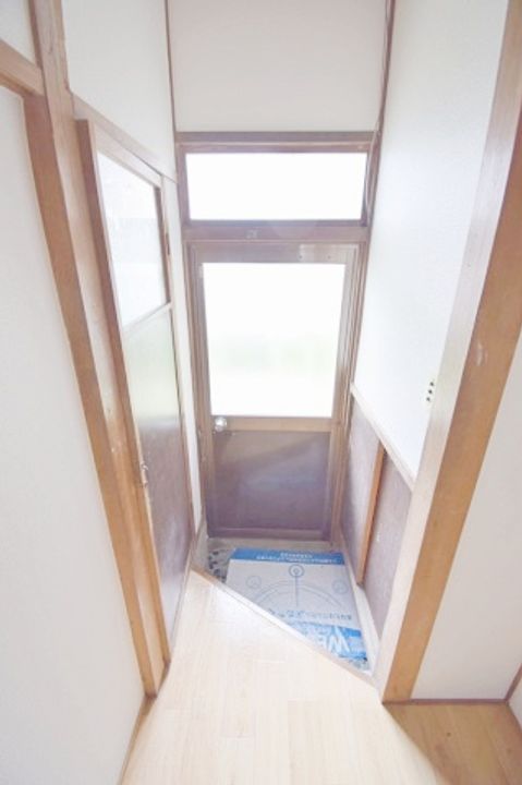 広島県広島市安芸区中野東4(アパート)の賃貸物件の玄関