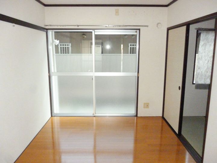 ラフォーレ城南の居間