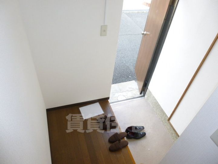 大阪府茨木市学園南町(一戸建)の賃貸物件の玄関