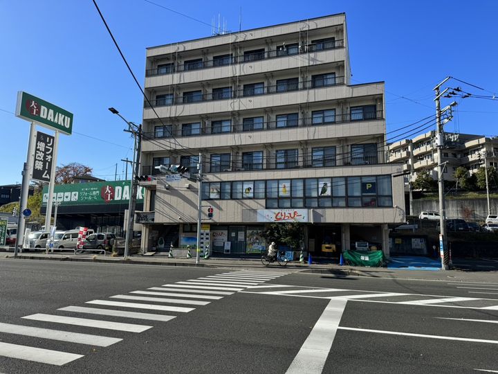 ルミナス青葉ビルの外観