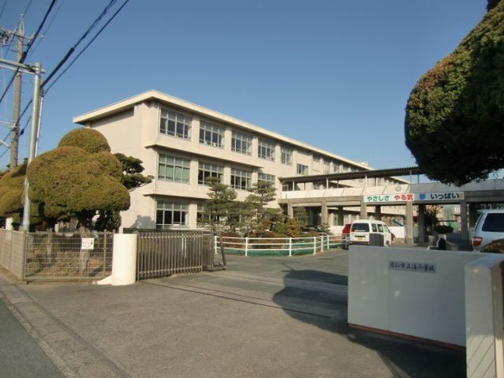 クレールシャンブルの周辺