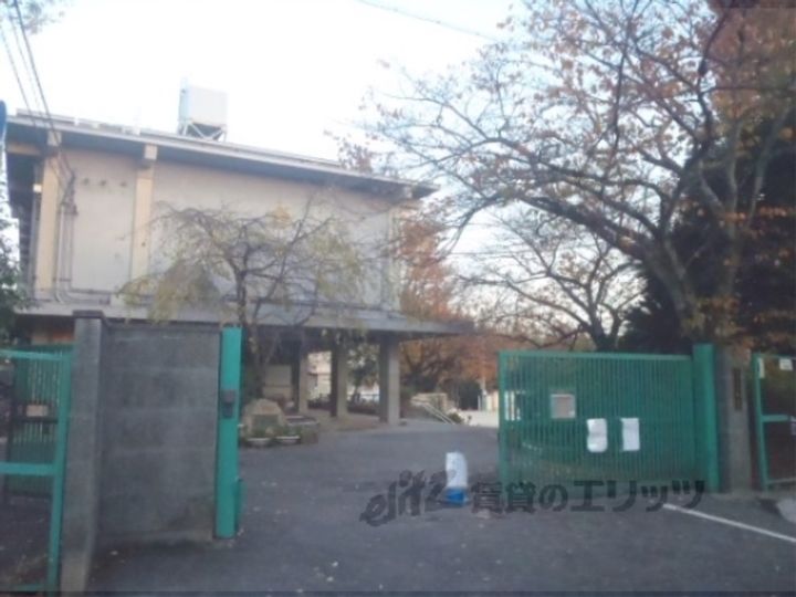 アメニティ双ケ丘の周辺