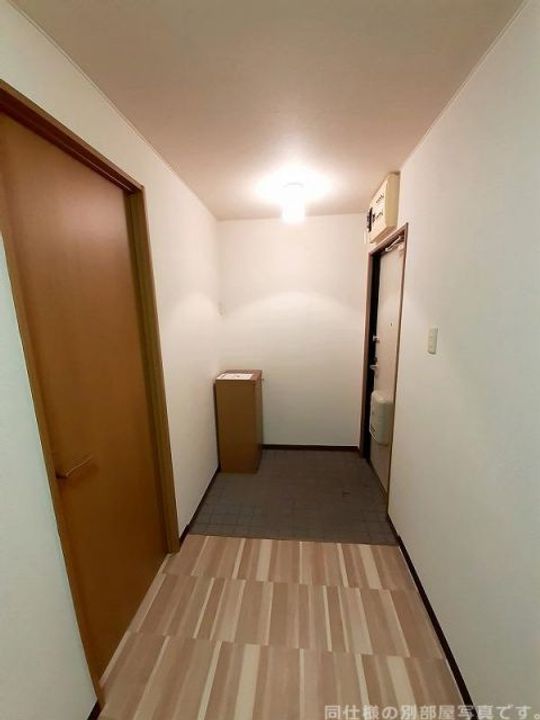 ロイヤルハートピア郷津Aの玄関