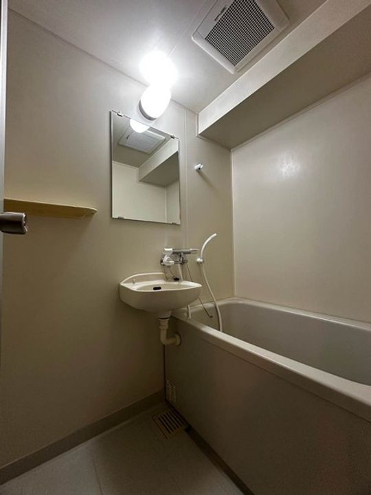 ワンステップビルの風呂