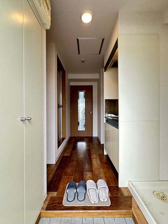 ワンステップビルの玄関