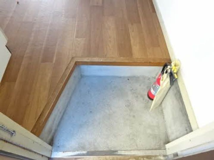 川添アパートの玄関