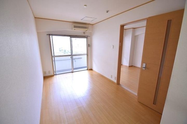 三恵ガーデンハイツの居間